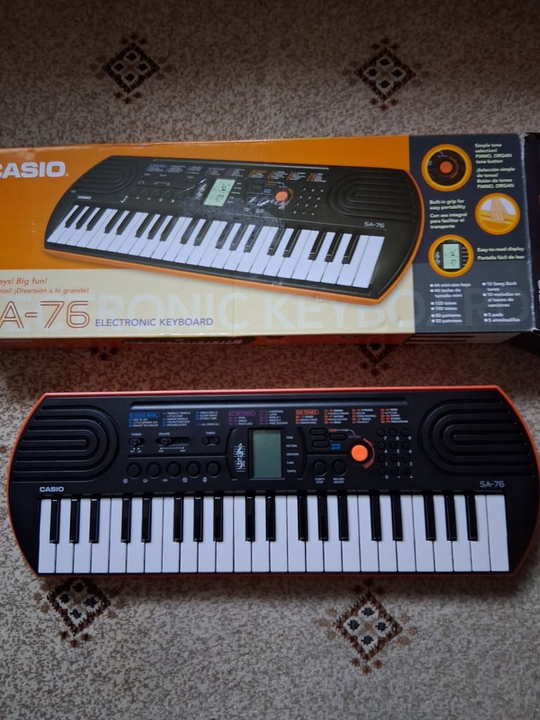 Casio SA 76 Electronic Keyboard
