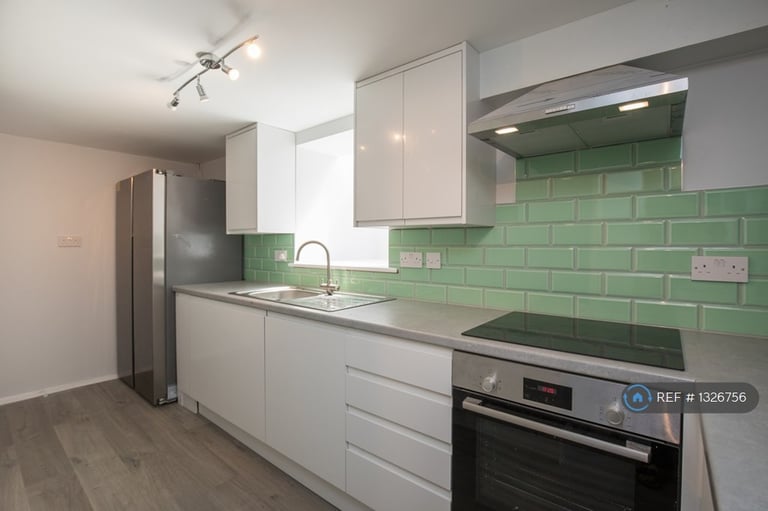 6 bedroom house in Rupert Road, Guildford, GU2 (6 bed) (#1326756)