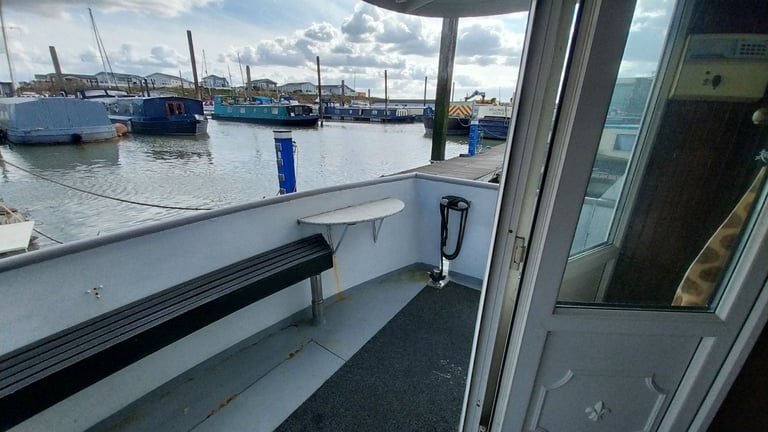 Bruce Roberts 50ft livaboard steel boat