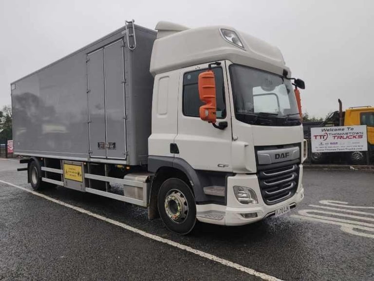 image for 2020 Daf CF370 high sleepercab 4x2 with 25.5ft grp box