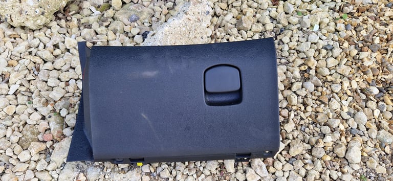 Vauxhall Corsa D 10-15 Glove box GM13205099