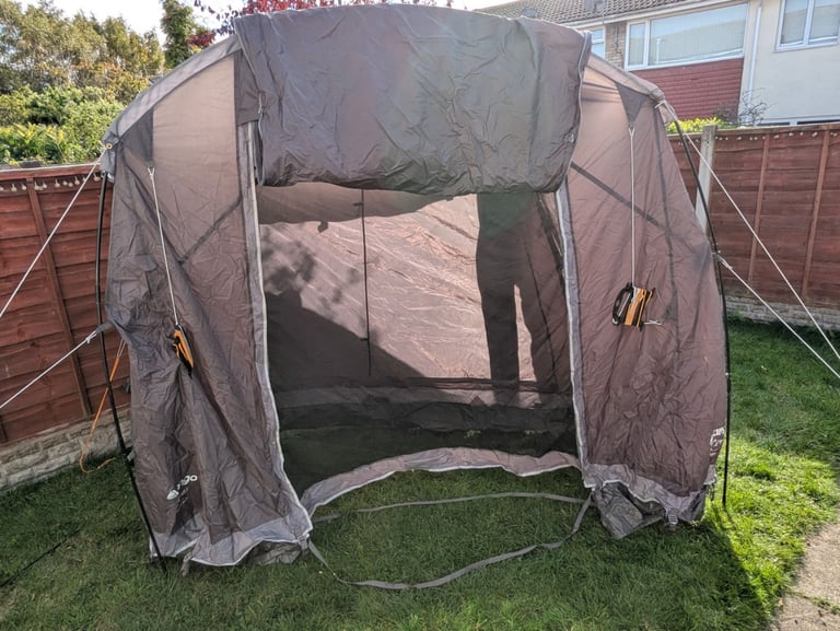 Cairns low vehicle awning + accessories.