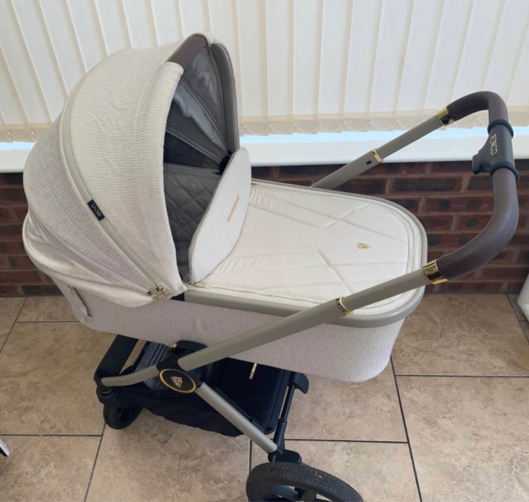 image for Venicci pram 