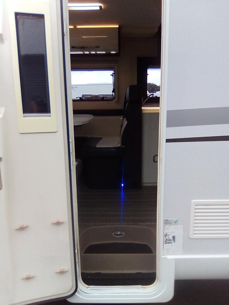 Ford ROLLER TEAM ZEFIRO 696 AU Motorhome Campervan