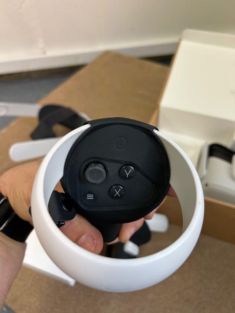 Quest 2 Oculus OG VR HMD Meta with Extras