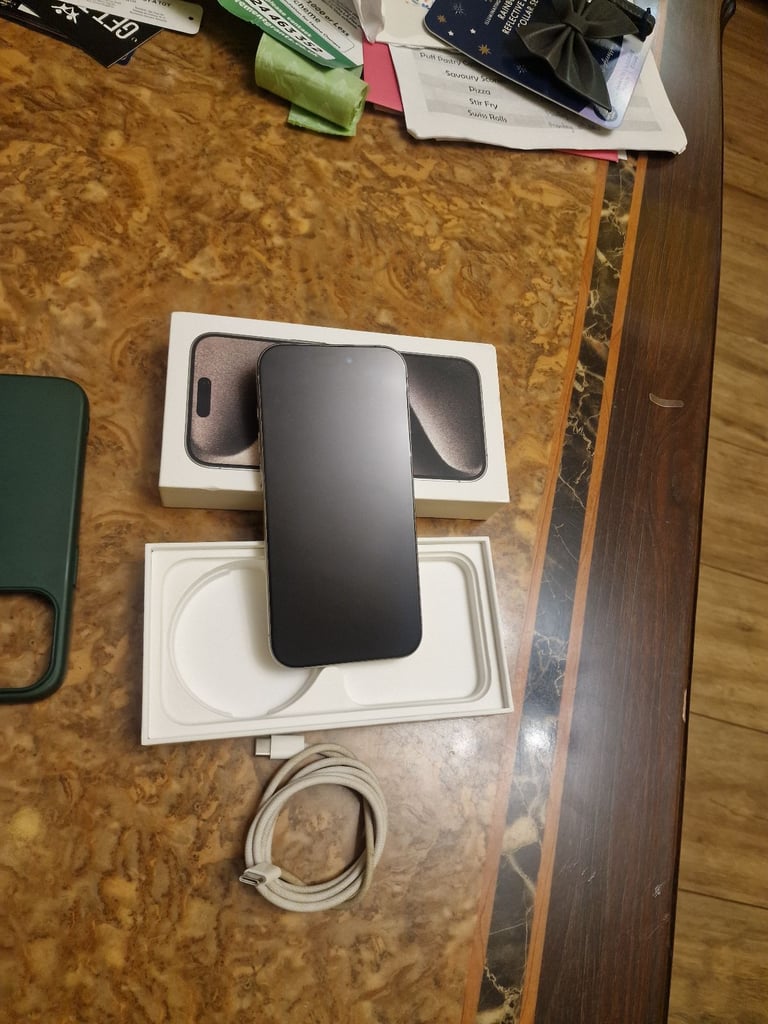 Iphone 15 pro 256gb mint 