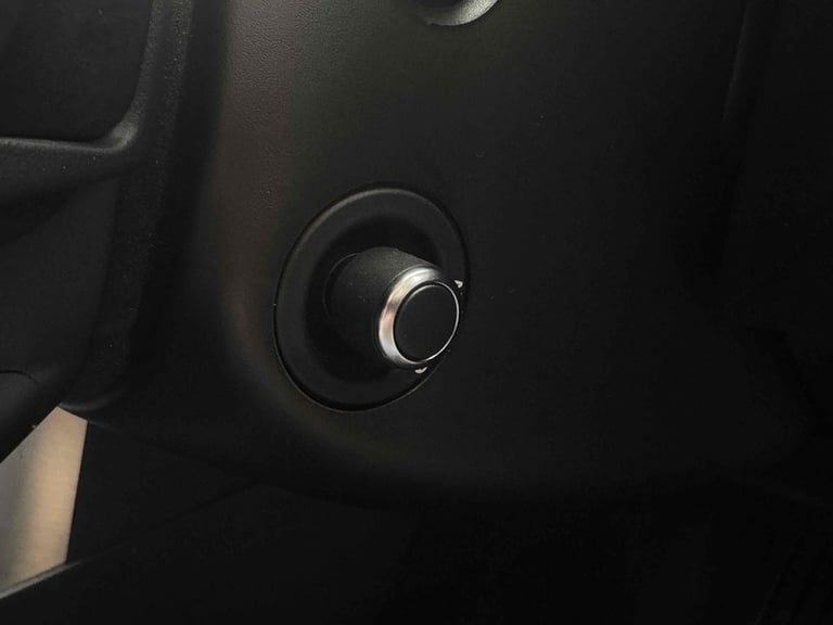 2018 Land Rover Discovery SD V6 HSE Luxury SUV Diesel Automatic