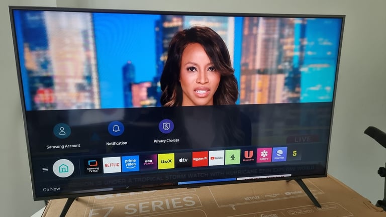 Samsung 43 INCH UE43RU7100 SMART 4K UHD HDR LED TV WITH WIFI FREEVIEW HD, TVPLUS 