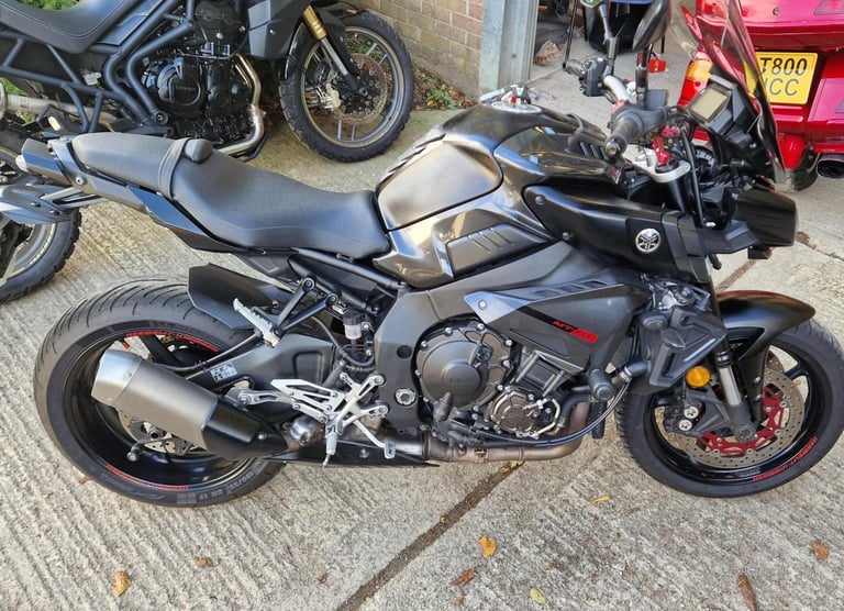 2017 17 YAMAHA MT10 MTN1000 MT-10 NAKED MUSCLE 1000 BLACK MINT 14k MILES SH