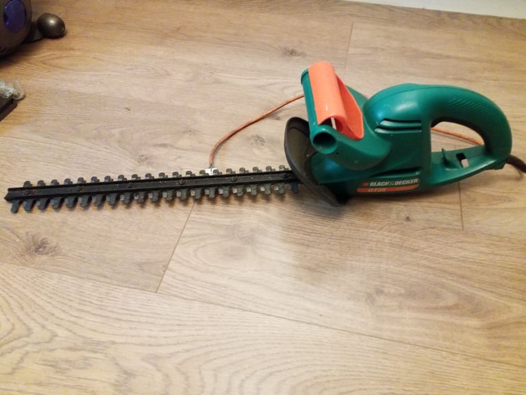 Black & Decker GT 25 hedge trimmer