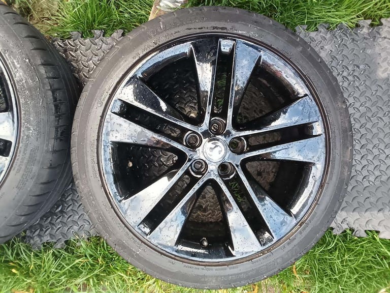 VAUXHALL 18" ALLOYS WHEELS & TIRES Gloss Black 5x105 pcd 
