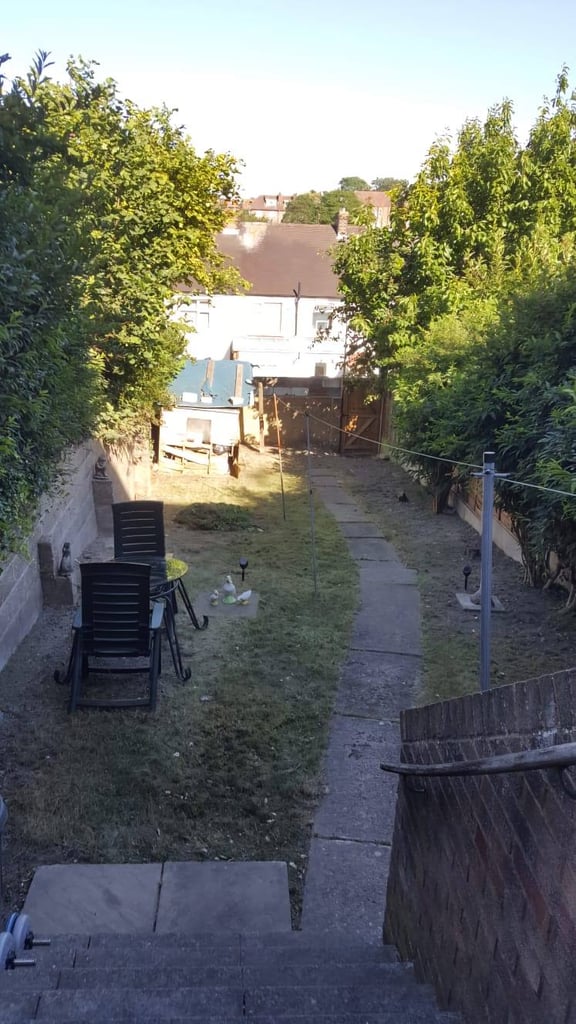 Single room for Rent in quiet area in Chatham kent near the trainstation 5min walk.