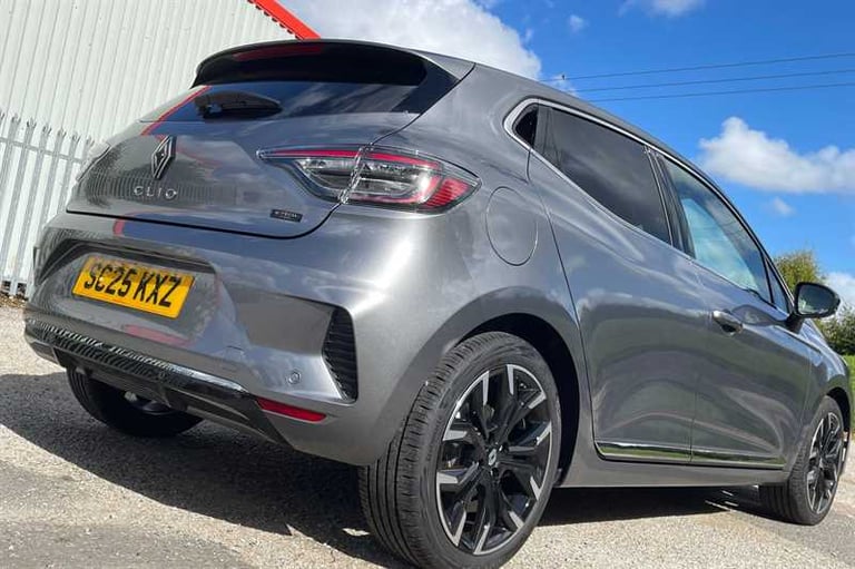 2025 Renault Clio 1.6 E-TECH techno Hatchback 5dr Petrol Hybrid Auto Euro 6 (s/s) (145 ps) Hatchb...