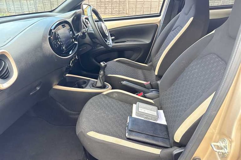 2022 Toyota Aygo X 1.0 VVT-i Edge Hatchback 5dr Petrol Manual Euro 6 (s/s) (72 ps) Hatchback Petr...