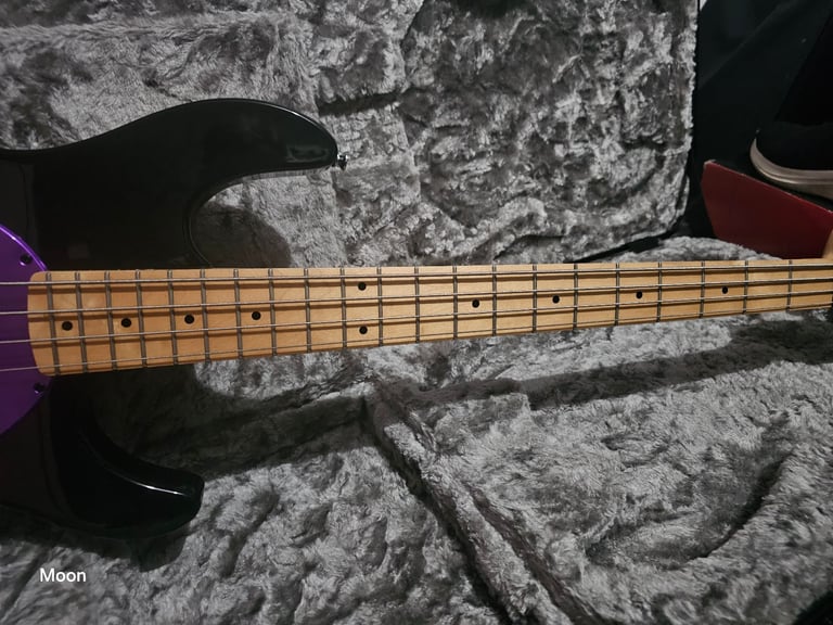Vintage v96 bass