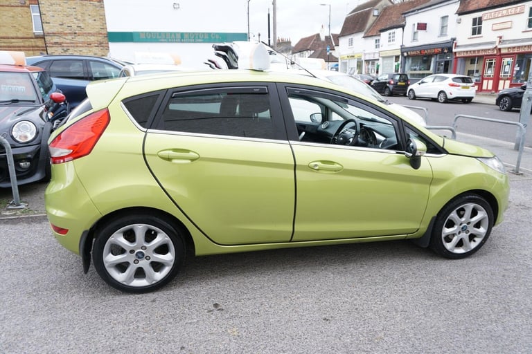 2010 Ford Fiesta 1.6 Titanium 5dr HATCHBACK Petrol Manual
