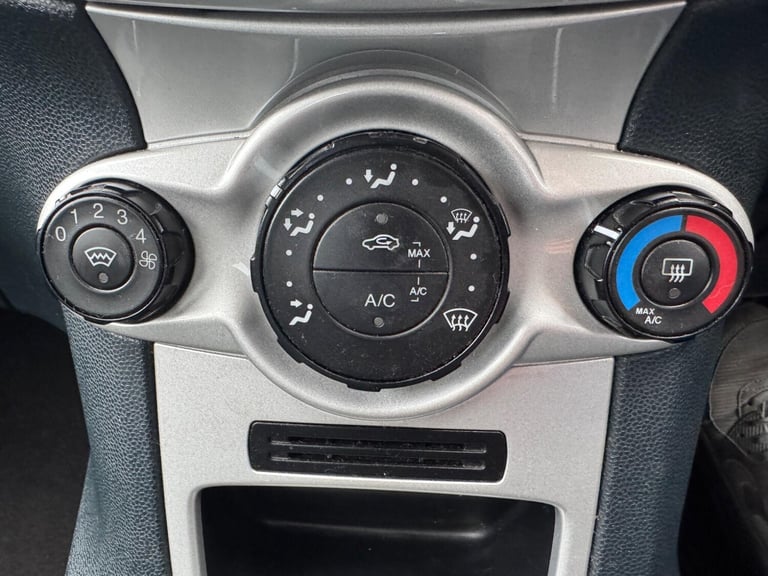 2012 Ford Fiesta 1.4 Zetec 5dr HATCHBACK Petrol Manual