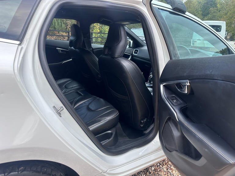 2015 Volvo V40 1.6 D2 R-Design Lux Powershift Euro 5 (s/s) 5dr HATCHBACK Diesel Automatic