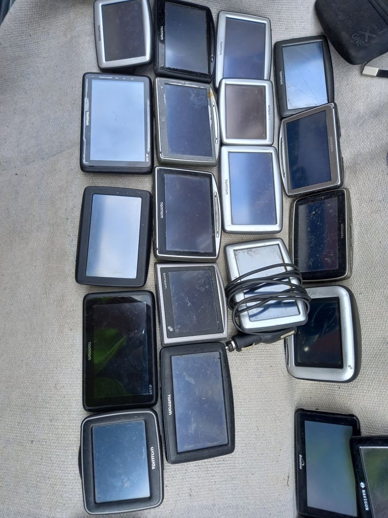 image for wholesale job lot only variety model sat nav all on working condition 