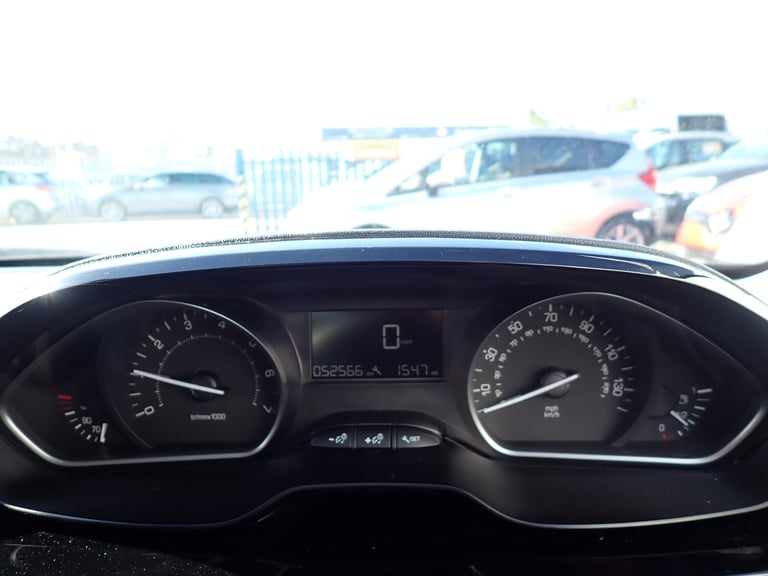 2019 Peugeot 208 1.2 PureTech Signature Hatchback 5dr Petrol Manual Euro 6