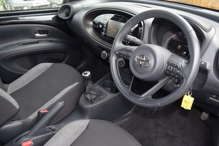 Toyota Aygo X 1.0 Vvt I Pure Petrol