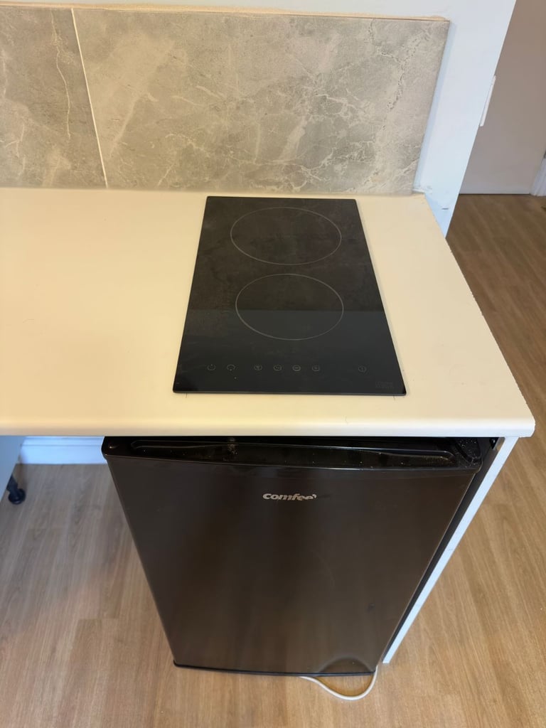 SELF CONTAINED STUDIO / DSS ACCEPTED/ NEWLY REFURBISHED