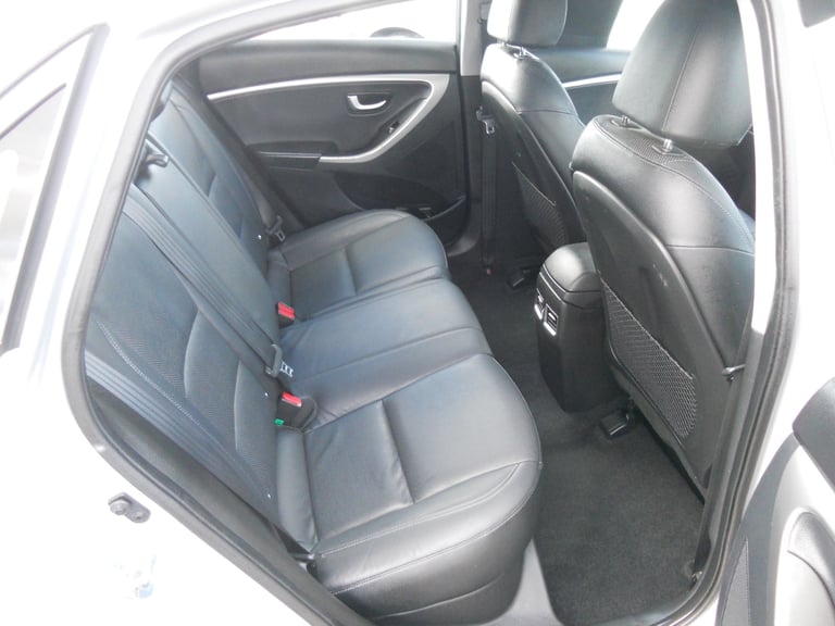 2016 Hyundai i30 1.6 Premium 5dr HATCHBACK Petrol Manual