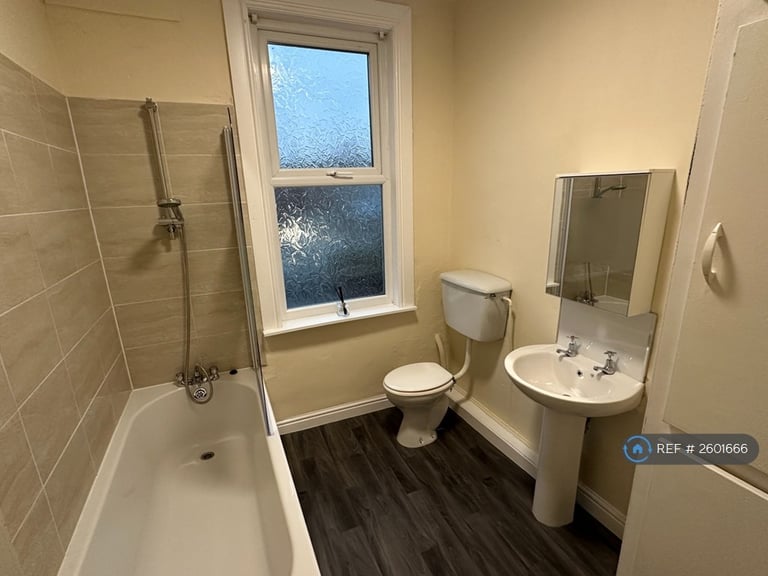 2 bedroom house in Woodlea Mount, Leeds, LS11 (2 bed) (#2601666)