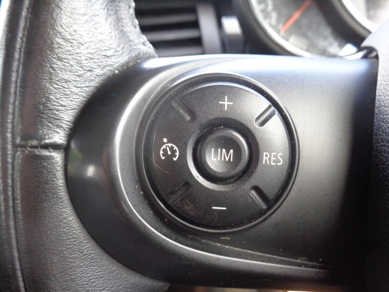 MINI HATCHBACK 1.5 Cooper 5dr