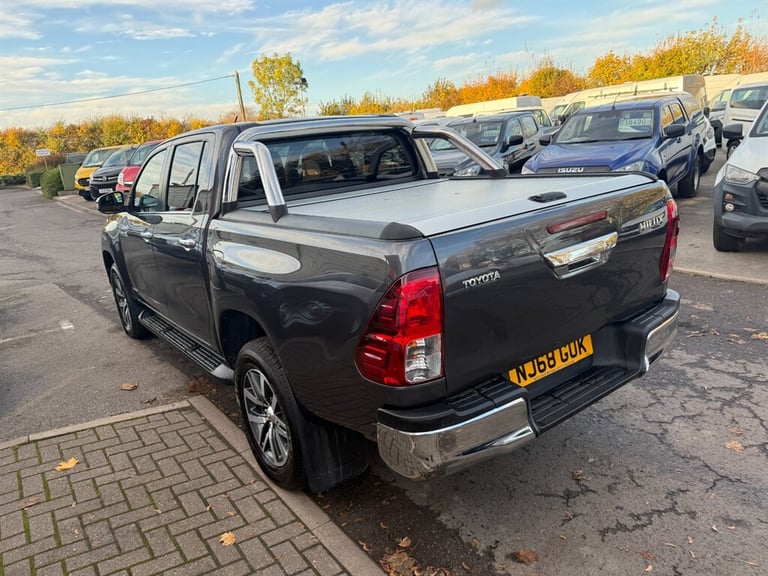 2018 Toyota Hilux Invincible D/Cab Pick Up 2.4 D-4D PICK UP DIESEL Manual