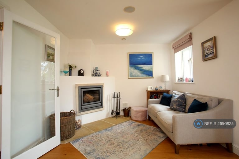 5 bedroom house in The Cedars, Lea, Nr Malmesbury, SN16 (5 bed) (#2650925)