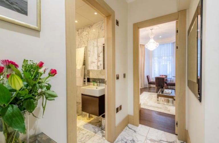 Knightsbridge - SW3 One Bedroom Apartment Short Term Lets  £1673 per week 