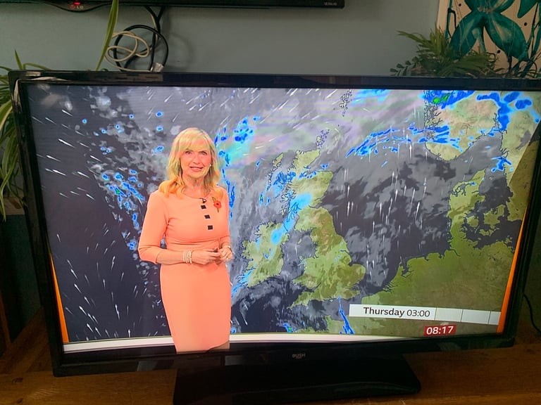 image for Fabulous 32” Bush full HD SMART TV / DVD combi immaculate condition