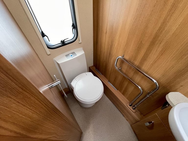 Swift Conqueror 565 4b