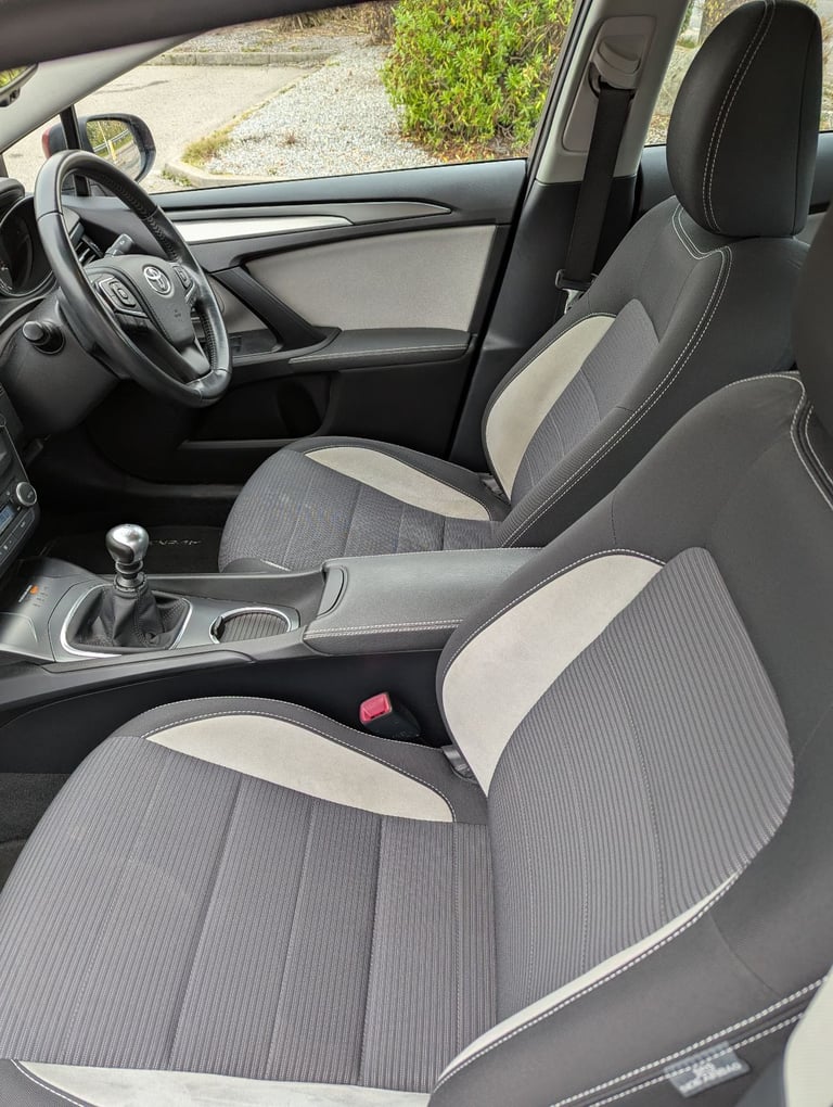 2017 Toyota Avensis 1.6 D-4D Business Edition Saloon