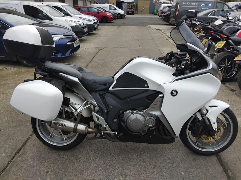 2011 11 HONDA VFR 1200 F-A WHITE VFR1200F FULL LUGGAGE SPORTS TOURER NEW MOT