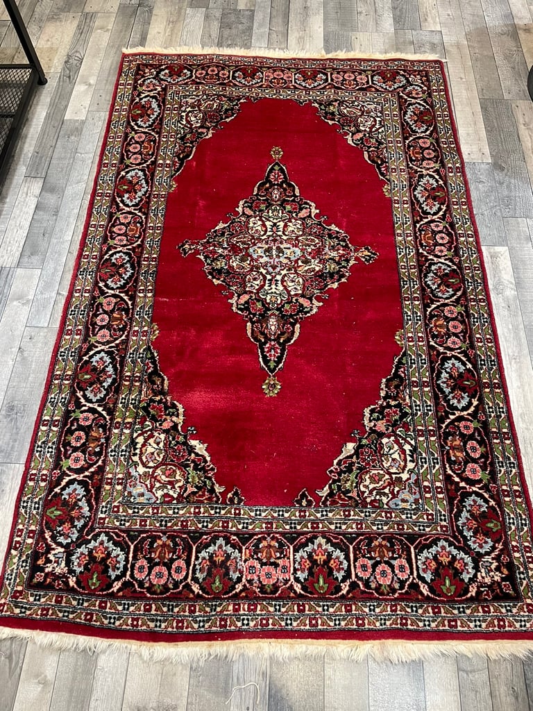 Handmade Persian Kashan rug 