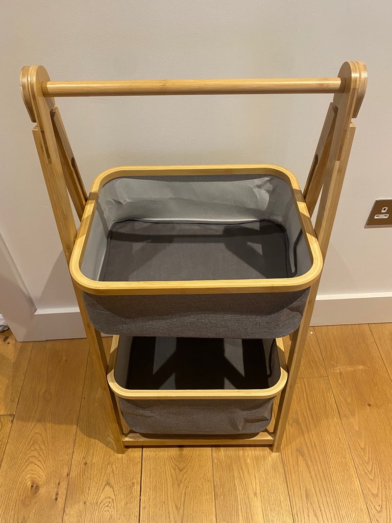 Collapsible wooden storage basket 