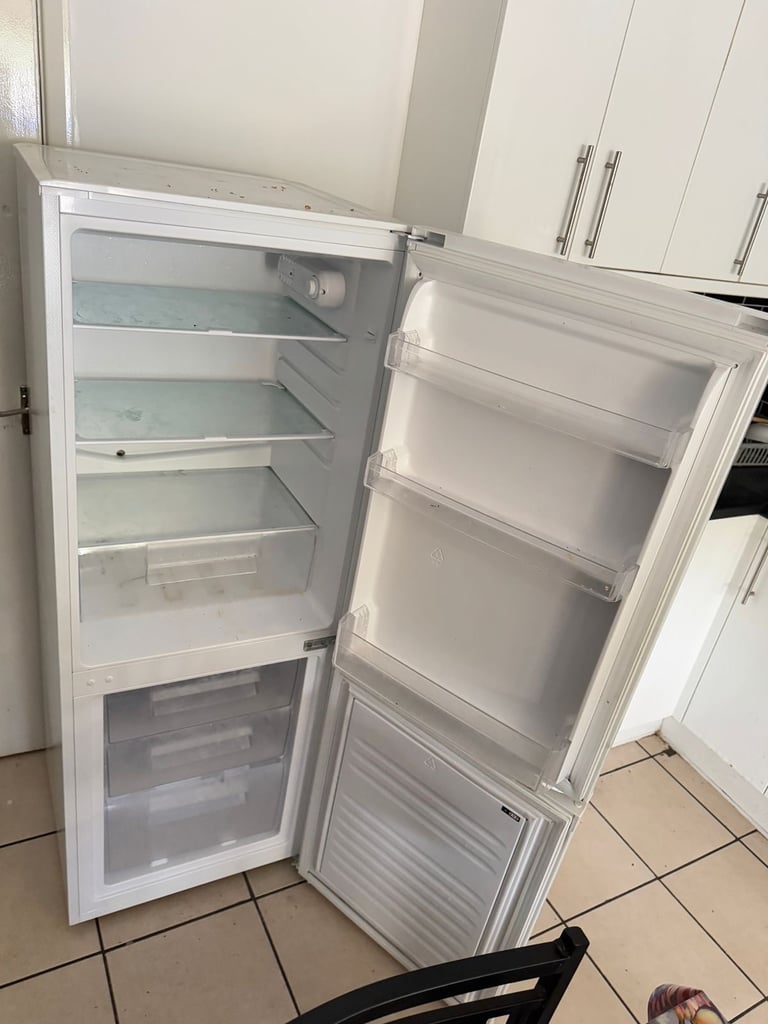 image for Fridge freezer (CAN DELIVER)