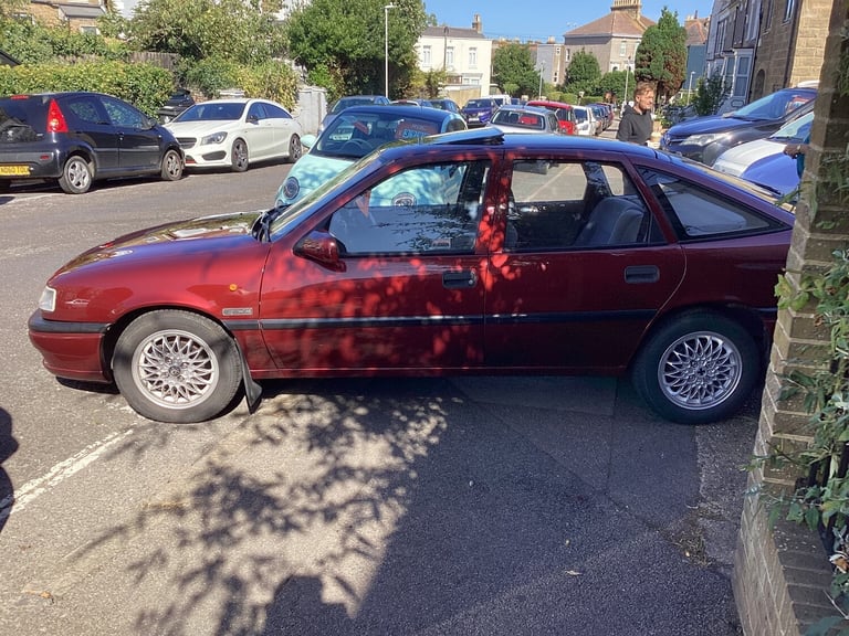 1995 Vauxhall Cavalier 1.8i Expression 5dr HATCHBACK Petrol Manual
