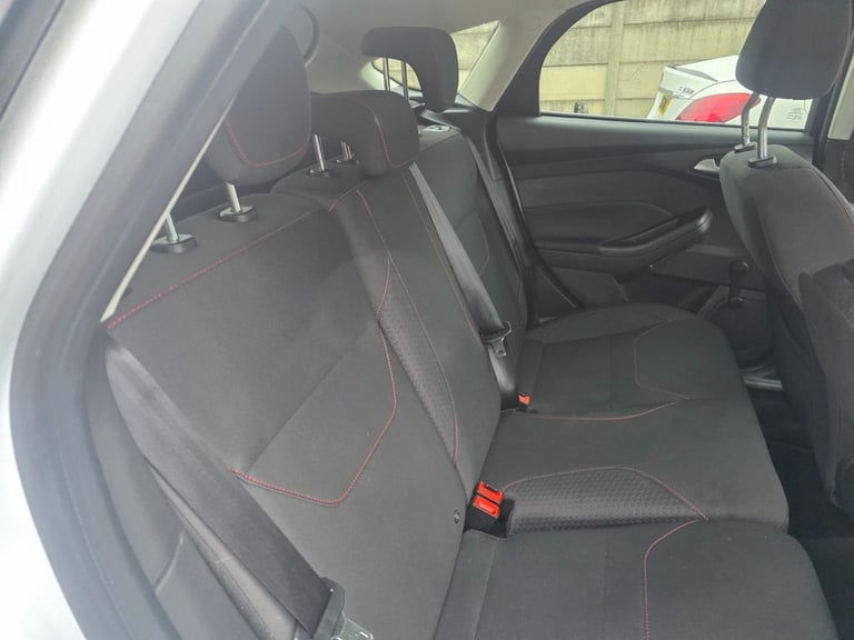 2016 Ford Focus 1.0 EcoBoost 125 Zetec S 5dr Auto HATCHBACK PETROL Automatic