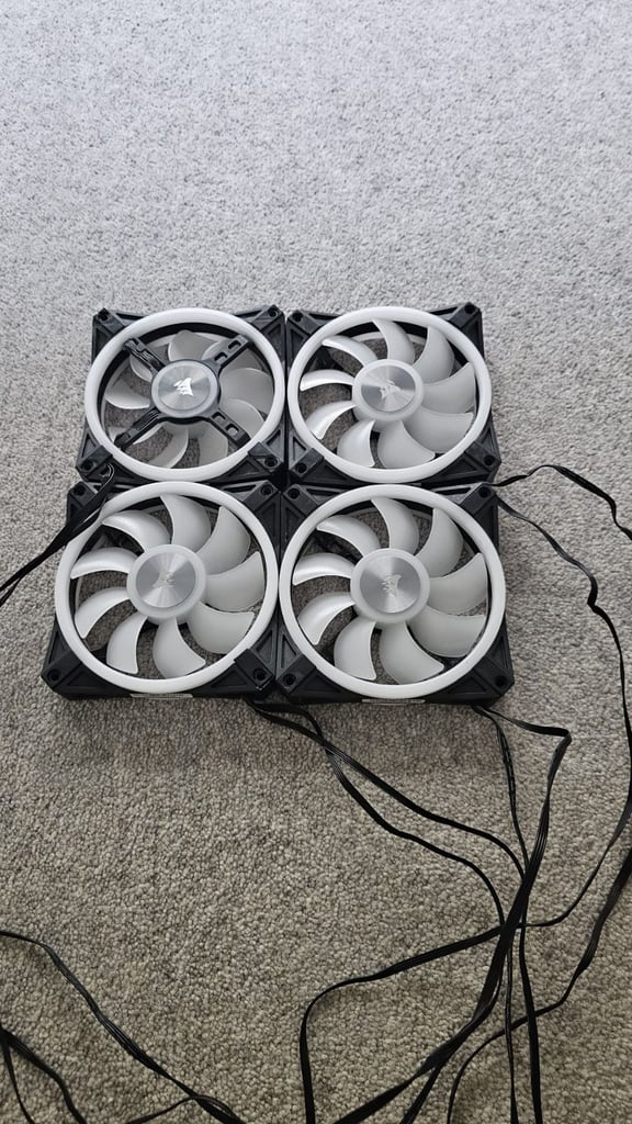 image for Corsair iCUE QL120 RGB, 120 mm RGB LED PWM 4x Fans