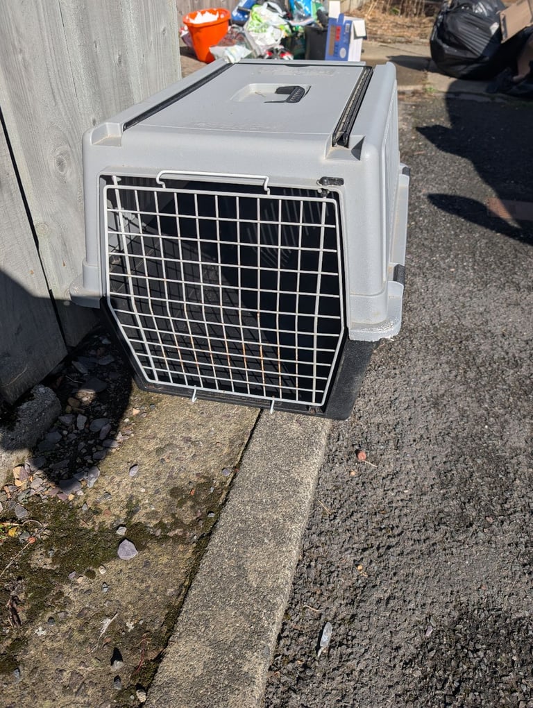 Large pet crate, carrier