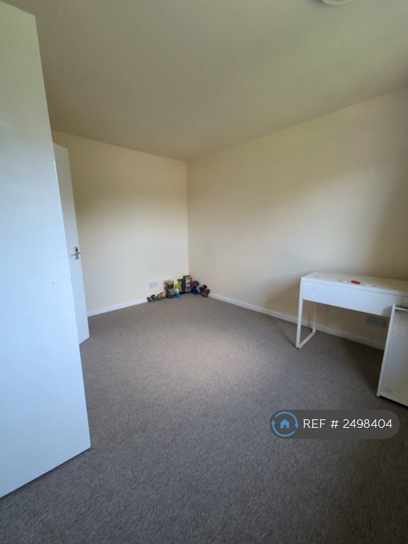 4 bedroom house in Maclean Square, Glasgow, G51 (4 bed) (#2498404)