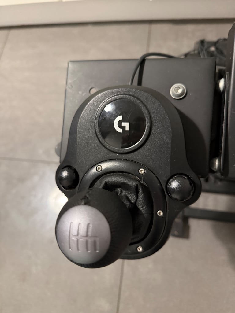PlayStation 4/5 steering wheel, pedals and gear stick 