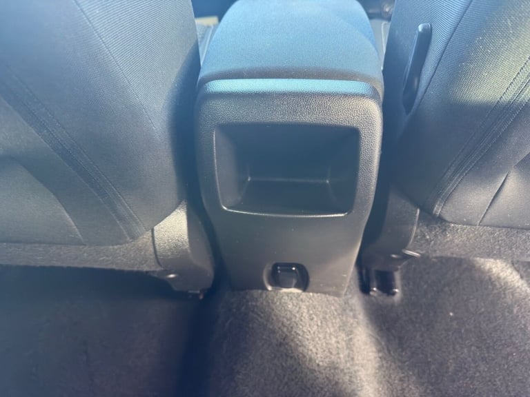 2018 Renault Kadjar 1.3 TCe Dynamique Nav SUV 5dr Petrol Manual Euro 6 (s/s) (140 ps) HATCHBACK P...