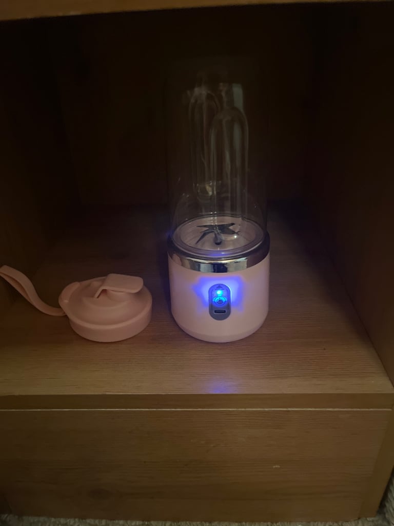 Small portable juicer 