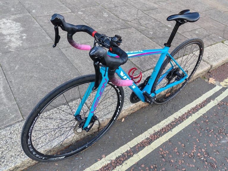 CARBON ROAD BIKE 