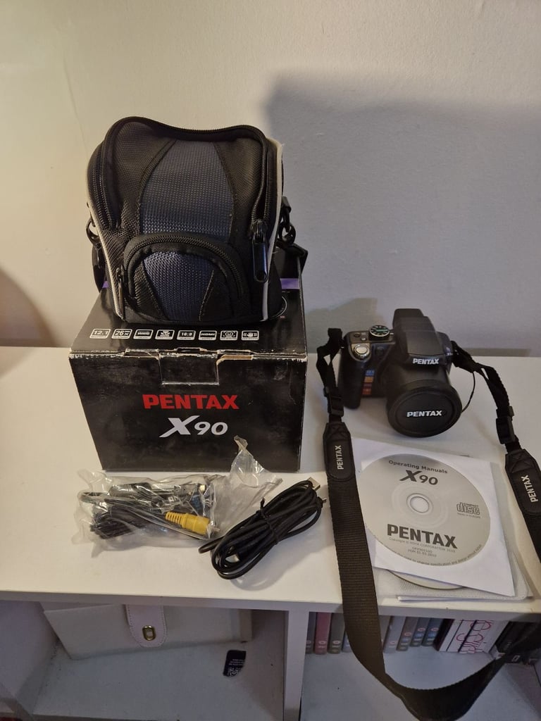 PENTAX X90 CAMERA