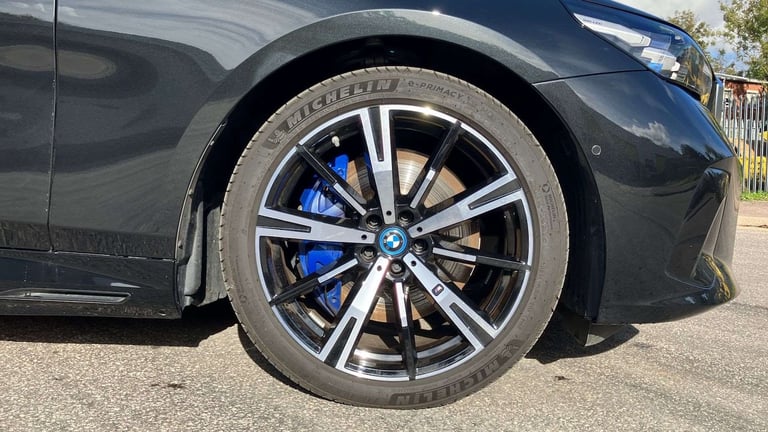 2025 BMW i5 250kW eDrive40 M Sport 84kWh 5dr Auto Estate Electric Automatic